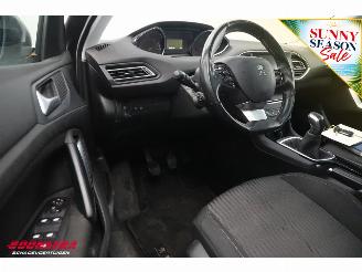 Peugeot 308 SW 1.2 PureTech Active Pano Navi Clima Cruise PDC AHK picture 10