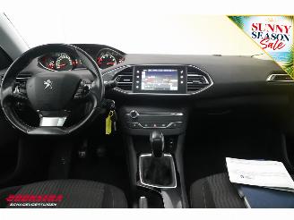 Peugeot 308 SW 1.2 PureTech Active Pano Navi Clima Cruise PDC AHK picture 6