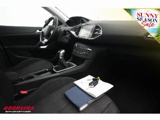 Peugeot 308 SW 1.2 PureTech Active Pano Navi Clima Cruise PDC AHK picture 5
