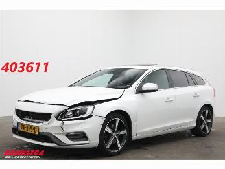 Coche accidentado Volvo V-60 2.0 T4 Aut. R-Design Schuifdak Leder Navi Clima Cruise Camera SHZ PDC AHK 2018/9