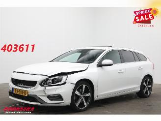 Unfallwagen Volvo V-60 2.0 T4 Aut. R-Design Schuifdak Leder Navi Clima Cruise Camera SHZ PDC AHK 2018/9