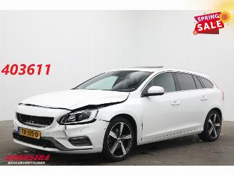 Auto incidentate Volvo V-60 2.0 T4 Aut. R-Design Schuifdak Leder Navi Clima Cruise Camera SHZ PDC AHK 2018/9