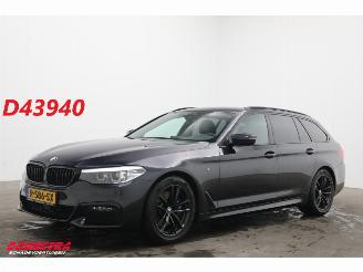 Schadeauto BMW 5-serie Touring 530i M-Sport LED ACC Leder SHZ PDC 2020/2