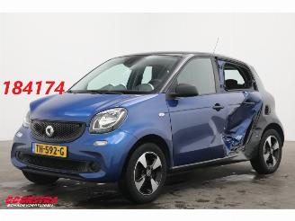 Damaged car Smart Forfour 1.0 Business Solution Eerste Eigenaar! Clima Cruise 10.531 km! 2018/8