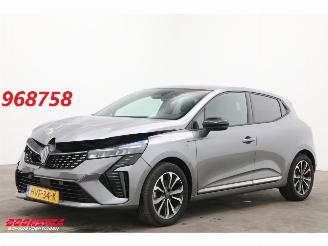 Schadeauto Renault Clio 1.6 E-Tech Full Hybrid 145 techno LED Navi Clima Cruise PDC 2025/6