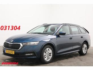 Unfallwagen Skoda Octavia Combi 1.0 TSI Business Edition Virtual Apple/Android LRHZ Cruise SHZ 2023/9