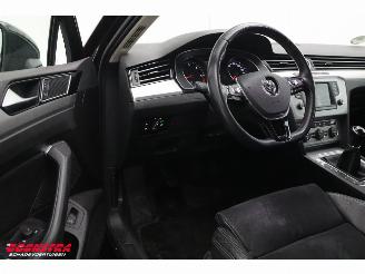Volkswagen Passat Variant 1.6 TDI Connected Series LED Navi Clima Cruise PDC AHK picture 16
