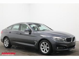 BMW 3-serie 318d SportLine Leder HUD Navi Clima Cruise Camera SHZ 49.849 km! picture 2