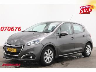 Voiture accidenté Peugeot 208 1.2 PureTech Blue Lion 5-DRS Navi Airco Cruise PDC 41.267 km! 2017/11