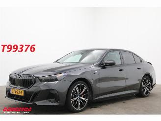 krockskadad bil auto BMW 5-serie 530e M-Sport Pro Leder ACC H/K Camera SHZ 2024/12