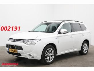 krockskadad bil auto Mitsubishi Outlander 2.0 PHEV Instyle 4WD Schuifdak Leder Cruise Camera SHZ AHK 2013/11