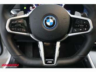 BMW 3-serie 330e M-Sport Schuifdak Leder LED Navi Clima Cruise Camera SHZ picture 19