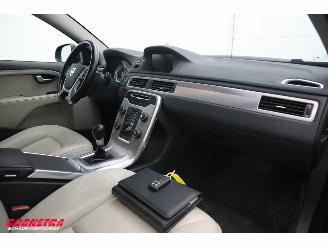 Volvo V-70 1.6 T4 Momentum Leder BiXenon Navi Clima Cruise SHZ PDC AHK picture 10