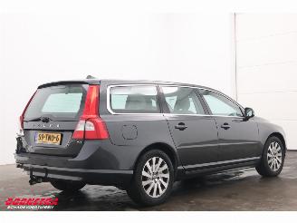 Volvo V-70 1.6 T4 Momentum Leder BiXenon Navi Clima Cruise SHZ PDC AHK picture 3
