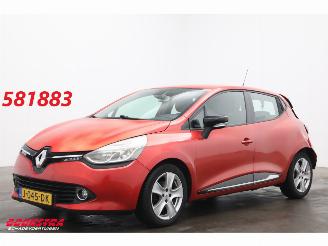 Schadeauto Renault Clio 0.9 TCe Life Navi Airco Cruise PDC 85.827 km! 2013/11