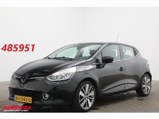 Damaged car Renault Clio 0.9 TCe Authentique Airco Cruise 81.627 km! 2014/11