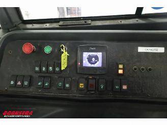 Kalmar  TT618I Terminal tractor Cummins picture 16