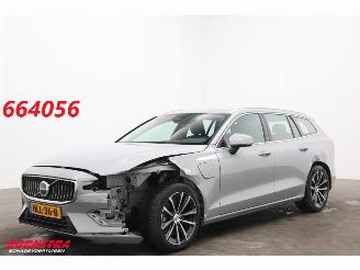 krockskadad bil auto Volvo V-60 T6 Plug-in hybrid AWD Essential Bright LED ACC Navi Camera LRHZ AHK 2025/4