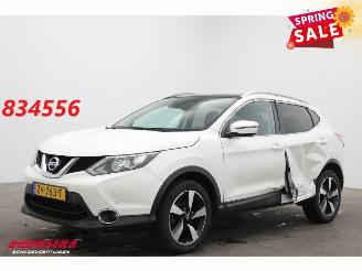 Vaurioauto  passenger cars Nissan Qashqai 1.2 Tekna Pano 360° Navi Clima Cruise PDC 2016/11