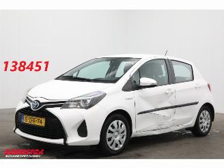 Vaurioauto  passenger cars Toyota Yaris 1.5 Hybrid Aspiration Navi Airco Cruise Camera 132.153 km! 2015/1