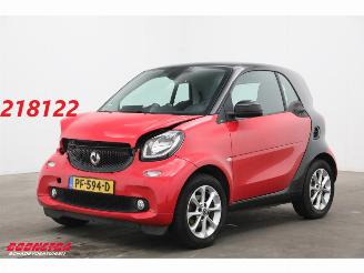 krockskadad bil auto Smart Fortwo 1.0 Turbo Aut. Prime Schuifdak Leder Navi Clima Cruise Camera SHZ 46.516 km! 2017/6