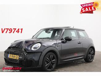 Vaurioauto  passenger cars Mini Mini 1.5 Cooper Aut. JCW Pano LED Leder Cruise Camera SHZ 2024/1