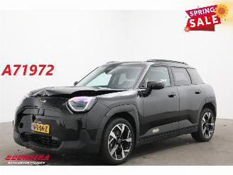 Vaurioauto  passenger cars Mini Mini E Classic L 42.5 kWh Pano LED ACC H/K HUD 360° LRHZ 2025/2