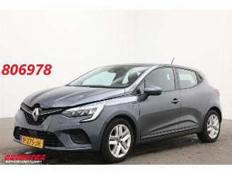 Vaurioauto  passenger cars Renault Clio 1.0 TCe Zen Bluetooth Airco Cruise AHK 2022/3