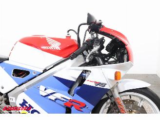 Honda VFR 400 R picture 15