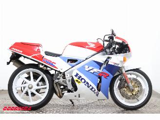 Honda VFR 400 R picture 7