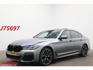 BMW 5-serie 520e M-Sport LED Schuifdak Memory HUD H/K Camera SHZ picture 1