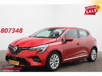 Vaurioauto  passenger cars Renault Clio 1.6 E-Tech Hybrid 140 Intens LED 360° Apple/Android Camera PDC 2022/2