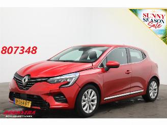skadebil auto Renault Clio 1.6 E-Tech Hybrid 140 Intens LED 360° Apple/Android Camera PDC 2022/2