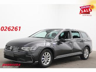 Coche accidentado Volkswagen Passat Variant 1.4 TSI PHEV GTE Business LED ACC ErgoComf. SHZ Camera 2022/12