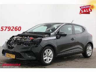 krockskadad bil auto Renault Clio 1.0 TCe Zen Apple/Android Navi Airco Cruise PDC 2022/2