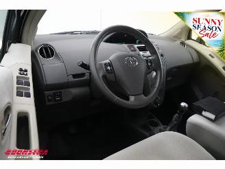 Toyota Yaris 1.3 VVTi Executive 5-DRS Clima PDC AHK 178.940 km! picture 10