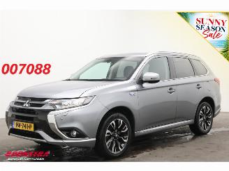 Gebrauchtwagen PKW Mitsubishi Outlander 2.0 PHEV Executive Edition 4X4 Navi Clima Cruise Camera SHZ PDC AHK 2015/12