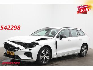 Schadeauto Volvo V-60 2.0 B3 Plus Dark LED ACC Leder H/K Camera SHZ AHK 2023/5