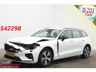 uszkodzony samochody osobowe Volvo V-60 2.0 B3 Plus Dark LED ACC Leder H/K Camera SHZ AHK 2023/5