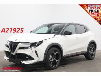 uszkodzony samochody osobowe Alfa Romeo Junior 1.2 Turbo Hybrid Ibrida Speciale LED ACC Massage Camera SHZ 2025/4