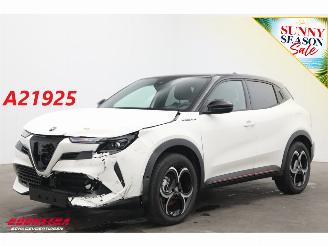Vaurioauto  passenger cars Alfa Romeo Junior 1.2 Turbo Hybrid Ibrida Speciale LED ACC Massage Camera SHZ 2025/4