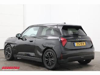 Mini Cooper SE Favoured M 54.2 kWh Pano LED ACC Leder Camera SHZ 2.035 km! picture 4