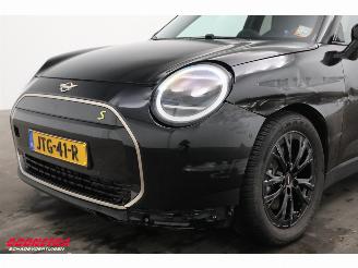 Mini Cooper SE Favoured M 54.2 kWh Pano LED ACC Leder Camera SHZ 2.035 km! picture 9