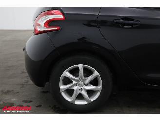 Peugeot 208 1.2 VTi Style 5-DRS Navi Airco Bluetooth Cruise AHK 162.109 km! picture 5