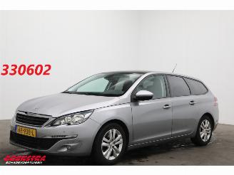 Vaurioauto  passenger cars Peugeot 308 SW 1.6 BlueHDI Executive Pack Pano Navi Clima Cruise Camera PDC AHK 2015/12