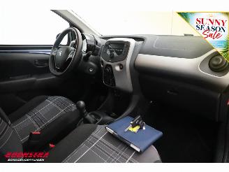Peugeot 108 1.0 e-VTi Blue Lion Bluetooth Airco 16.397 km! picture 12