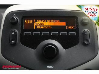 Peugeot 108 1.0 e-VTi Blue Lion Bluetooth Airco 16.397 km! picture 22