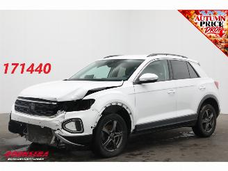 Vaurioauto  passenger cars Volkswagen T-Roc 1.5 TSI DSG Life Edition LED ACC Virtual Navi Clima SHZ PDC 2024/10
