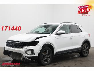 krockskadad bil auto Volkswagen T-Roc 1.5 TSI DSG Life Edition LED ACC Virtual Navi Clima SHZ PDC 2024/10