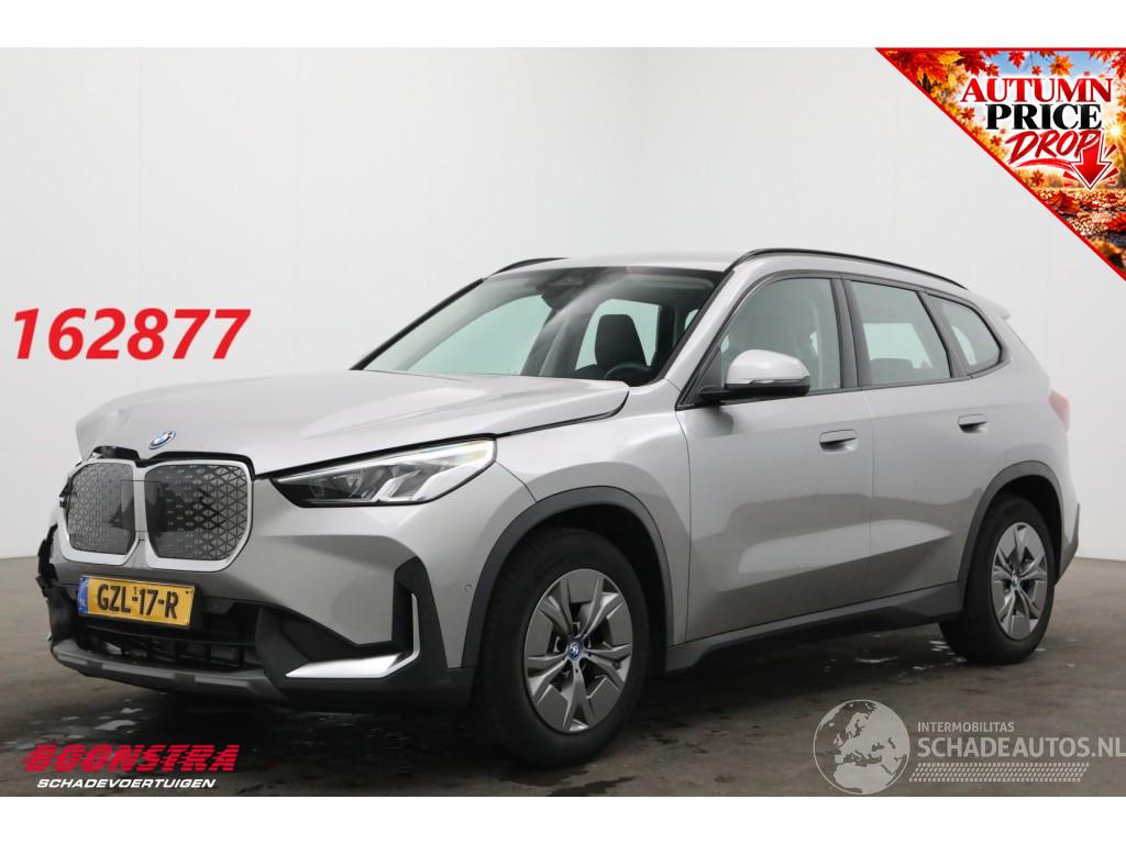 BMW iX1 xDrive30 67 kWh LED ACC Apple/Android Camera SHZ